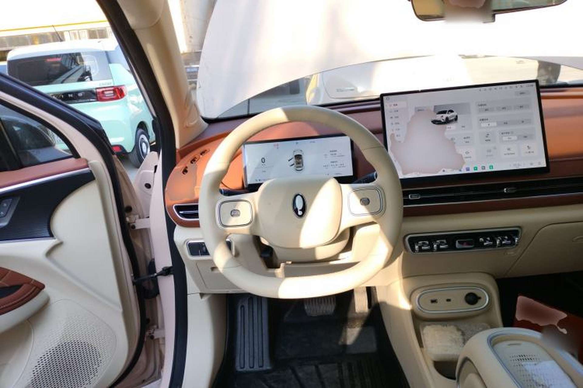 Used ORA Good Cat 2025 Model, 430 km Luxury Version Steering Wheel