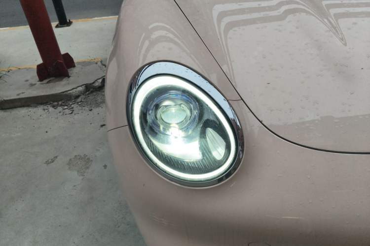 Used ORA Good Cat 2025 Model, 401km Classic Edition Right Front Headlight