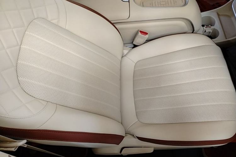 Used ORA Good Cat 2025 Model, 430 km Luxury Version Right Front Seat