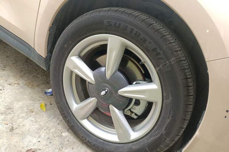 Used ORA Good Cat 2025 Model, 430 km Luxury Version Right Front Wheel Hub