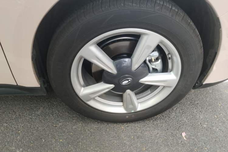 Used ORA Good Cat 2025 Model, 430 km Prestige Version Right Front Wheel Hub