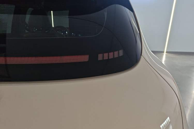 Used ORA Good Cat 2025 Model, 430 km Luxury Version Right Rear Taillight