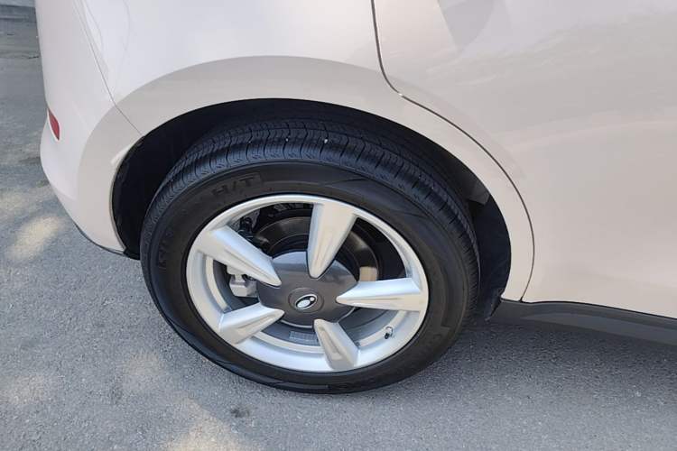 Used ORA Good Cat 2025 Model, 430 km Luxury Version Right Rear Wheel Hub