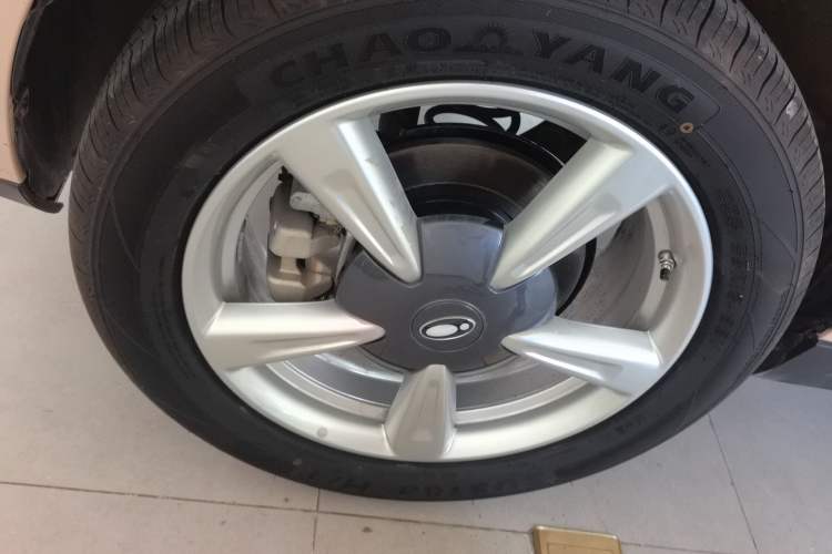 Used ORA Good Cat 2025 Model, 430 km Prestige Version Right Rear Wheel Hub