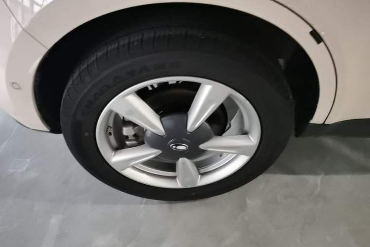 Used ORA Good Cat 2025 Model, 430 km Prestige Version Right Rear Wheel Hub