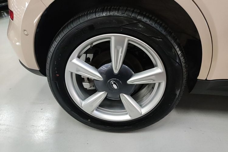 Used ORA Good Cat 2025 Model, 430 km Prestige Version Right Rear Wheel Hub
