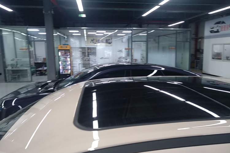 Used ORA Good Cat 2025 Model, 430 km Luxury Version Roof