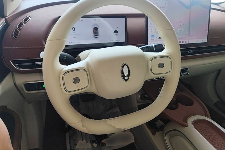 Used ORA Good Cat 2025 Model, 430 km Luxury Version Steering Wheel