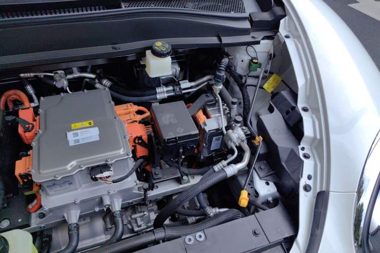 Used ORA Good Cat 2025 Model, 430 km Prestige Version Engine Bay Left