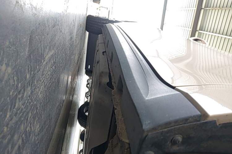 Used ORA Good Cat 2025 Model, 430 km Luxury Version Right Side Sill