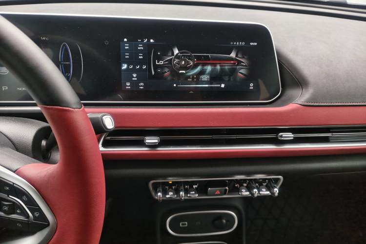 Used ORA Good Cat GT 2023 Mulan Edition 401km Luxury Version Audio And AC Panel
