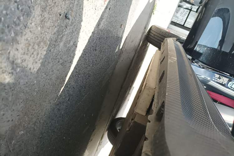 Used ORA Good Cat GT 2022 Mulan Edition 401 km Standard Range Right Side Sill