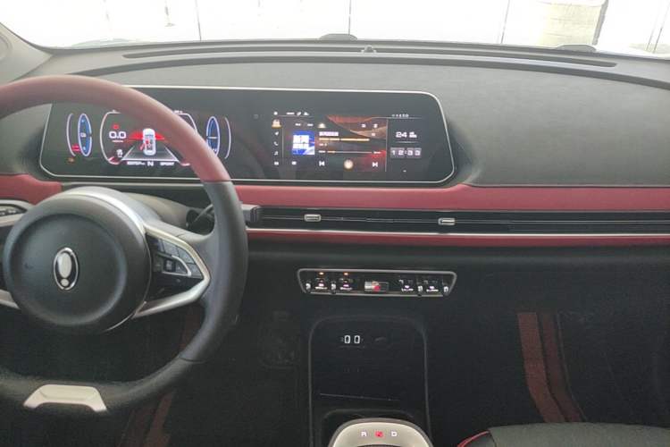 Used ORA Good Cat GT 2022 Mulan Edition 480km Long-Range续航 Audio And AC Panel