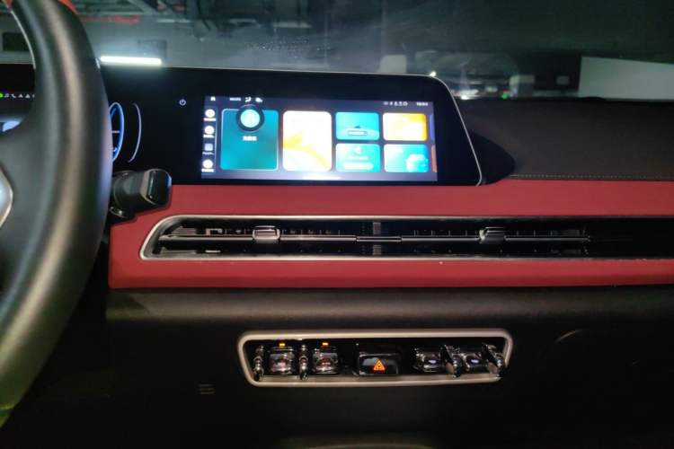 Used ORA Good Cat GT 2022 Mulan Edition 401 km Standard Range Audio And AC Panel
