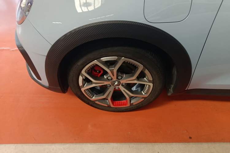 Used ORA Good Cat GT 2022 Mulan Edition 480km Long-Range续航 Left Front Wheel Hub