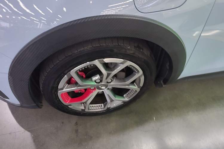 Used ORA Good Cat GT 2022 Mulan Edition 480km Long-Range续航 Left Front Wheel Hub