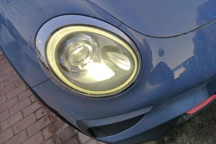 Used ORA Good Cat GT 2022 Mulan Edition 480km Long-Range续航 Right Front Headlight