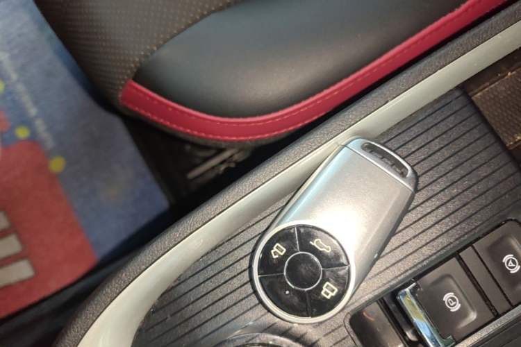 Used ORA Good Cat GT 2022 Mulan Edition 480km Long-Range续航 Vehicle Key