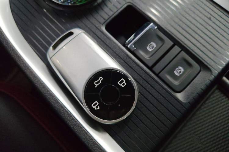 Used ORA Good Cat GT 2022 Mulan Edition 480km Long-Range续航 Vehicle Key