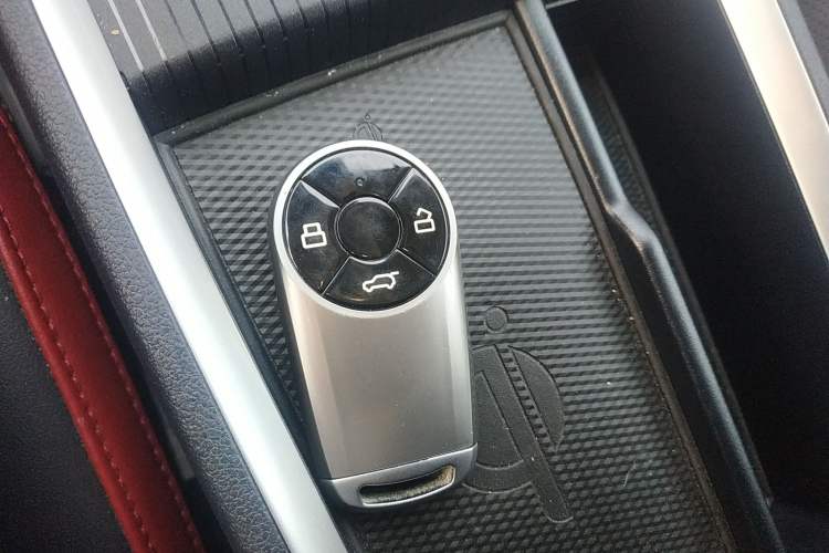 Used ORA Good Cat GT 2022 Mulan Edition 480km Long-Range续航 Vehicle Key