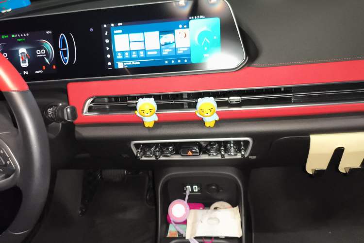 Used ORA Good Cat GT 2022 Mulan Edition 401 km Standard Range Audio And AC Panel