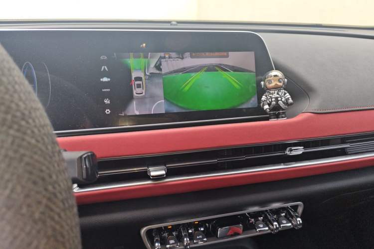 Used ORA Good Cat GT 2022 Mulan Edition 401 km Standard Range Audio And AC Panel