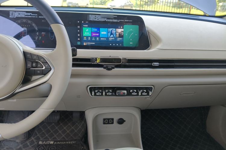 Used ORA Good Cat GT 2022 Mulan Edition 401 km Standard Range Audio And AC Panel