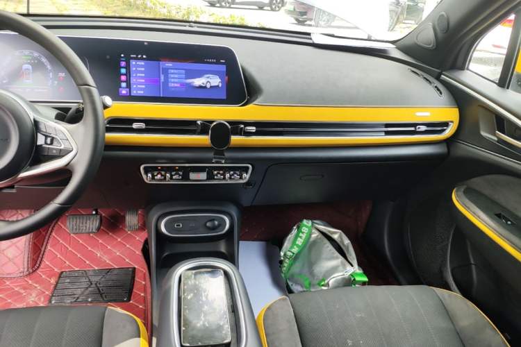 Used ORA Good Cat GT 2022 Mulan Edition 401 km Standard Range Audio And AC Panel