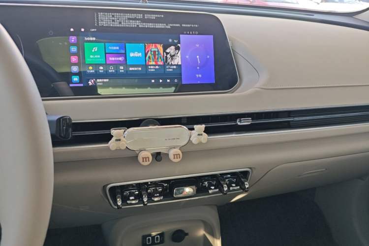 Used ORA Good Cat GT 2022 Mulan Edition 401 km Standard Range Audio And AC Panel