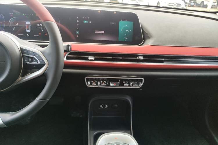 Used ORA Good Cat GT 2022 Mulan Edition 401 km Standard Range Audio And AC Panel