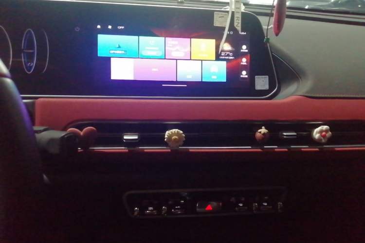 Used ORA Good Cat GT 2022 Mulan Edition 480km Long-Range续航 Audio And AC Panel