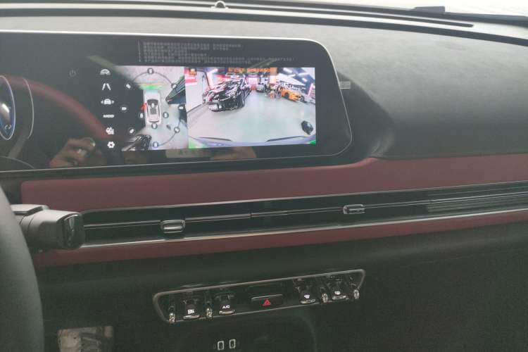 Used ORA Good Cat GT 2022 Mulan Edition 480 km Long Range Standard Version 135 kW Audio And AC Panel