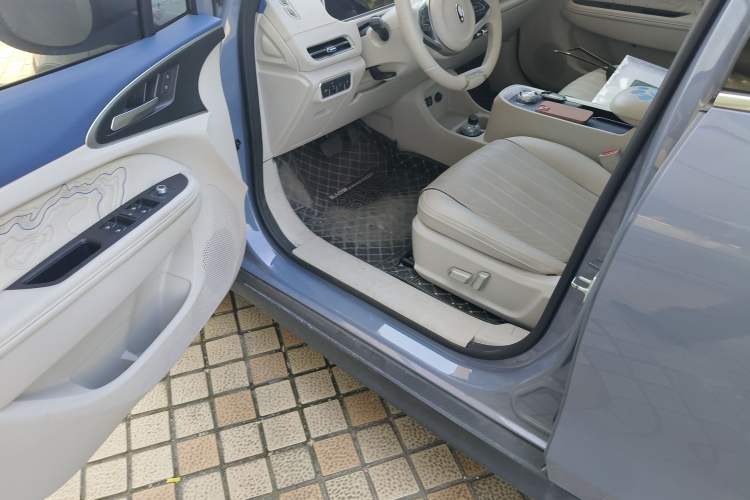 Used ORA Good Cat GT 2022 Mulan Edition 401 km Standard Range Driver Seat