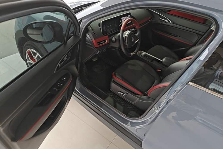 Used ORA Good Cat GT 2022 Mulan Edition 480km Long-Range续航 Driver Seat