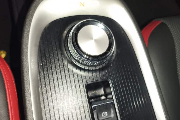 Used ORA Good Cat GT 2022 Mulan Edition 401 km Standard Range Gear Lever