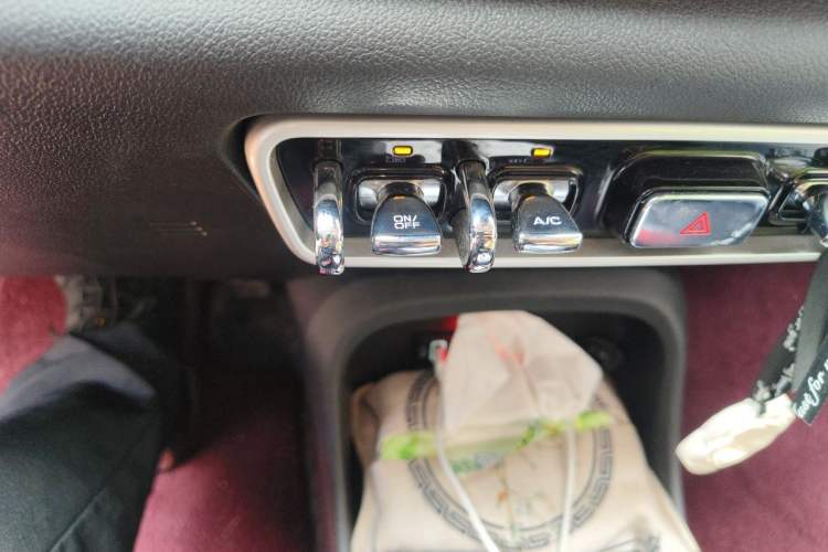 Used ORA Good Cat GT 2022 Mulan Edition 480km Long-Range续航 Gear Lever