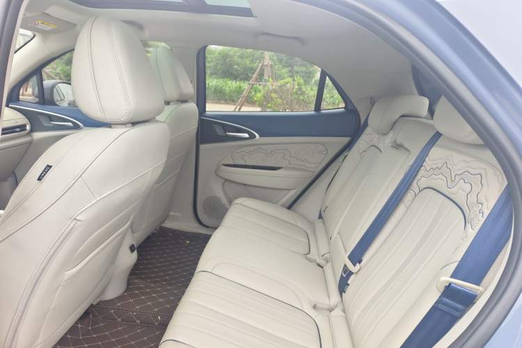 Used ORA Good Cat GT 2022 Mulan Edition 401 km Standard Range Interior 3