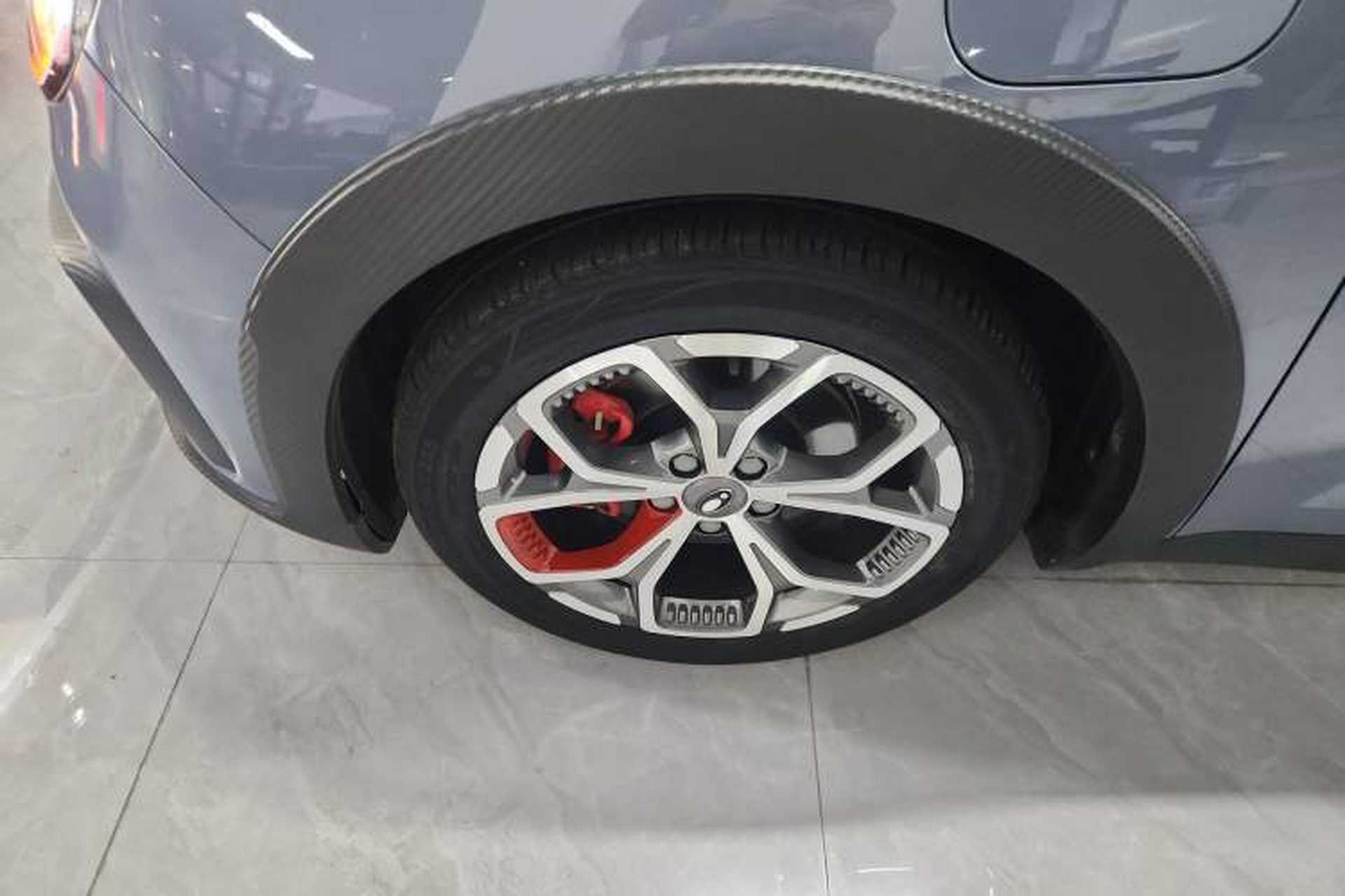 Used ORA Good Cat GT 2022 Mulan Edition 480km Long-Range续航 Left Front Wheel Hub