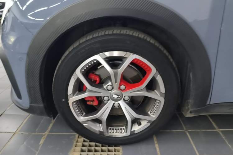 Used ORA Good Cat GT 2022 Mulan Edition 480km Long-Range续航 Left Front Wheel Hub
