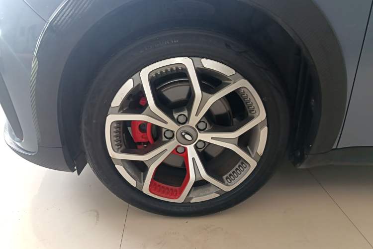 Used ORA Good Cat GT 2022 Mulan Edition 401 km Standard Range Left Front Wheel Hub