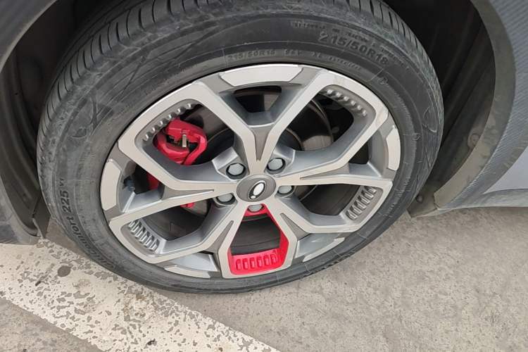 Used ORA Good Cat GT 2022 Mulan Edition 480km Long-Range续航 Left Front Wheel Hub
