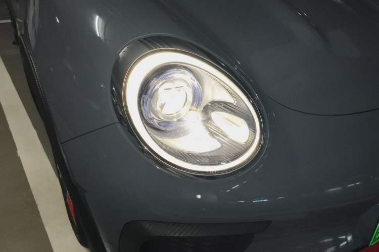 Used ORA Good Cat GT 2022 Mulan Edition 401 km Standard Range Right Front Headlight