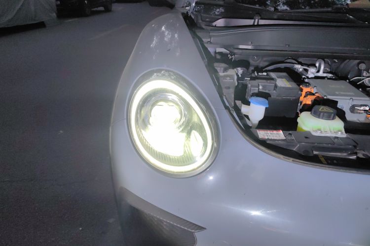 Used ORA Good Cat GT 2022 Mulan Edition 401 km Standard Range Right Front Headlight