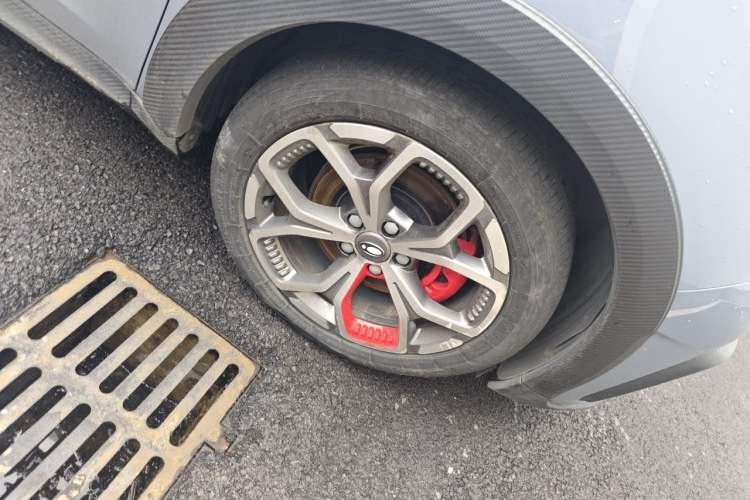 Used ORA Good Cat GT 2022 Mulan Edition 401 km Standard Range Right Front Wheel Hub