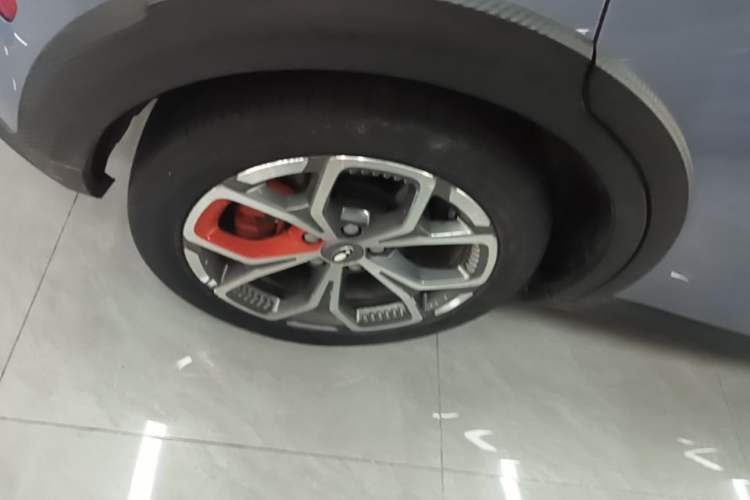 Used ORA Good Cat GT 2022 Mulan Edition 401 km Standard Range Right Rear Wheel Hub
