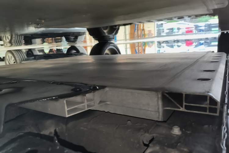 Used ORA Good Cat GT 2022 Mulan Edition 480km Long-Range续航 Right Side Sill
