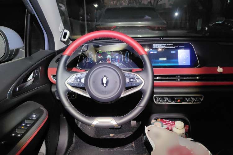Used ORA Good Cat GT 2022 Mulan Edition 401 km Standard Range Steering Wheel