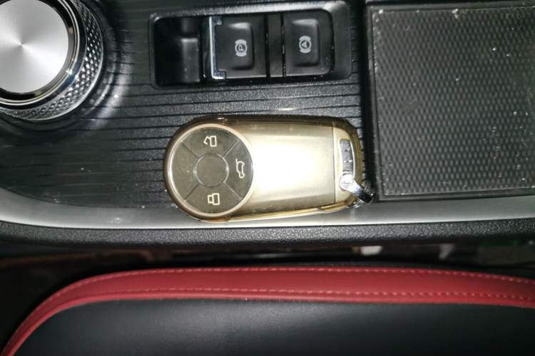 Used ORA Good Cat GT 2022 Mulan Edition 480km Long-Range续航 Vehicle Key