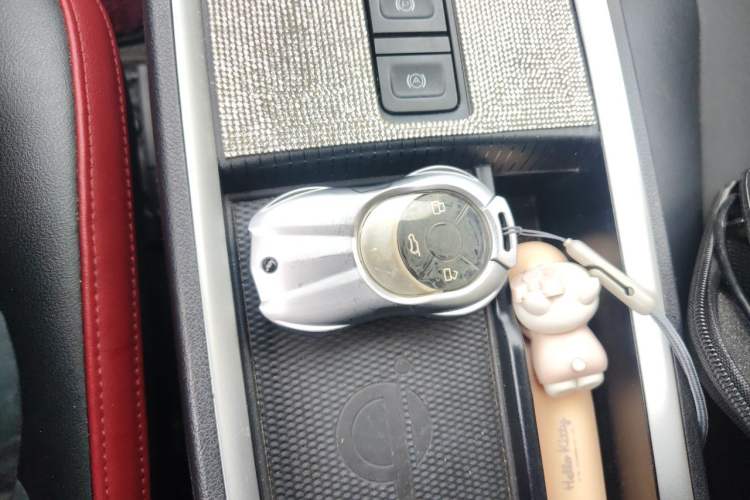 Used ORA Good Cat GT 2022 Mulan Edition 480km Long-Range续航 Vehicle Key