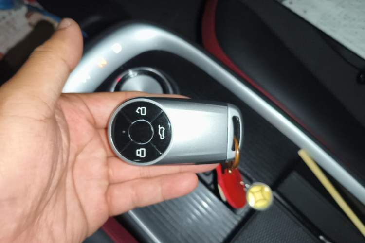Used ORA Good Cat GT 2022 Mulan Edition 480km Long-Range续航 Vehicle Key